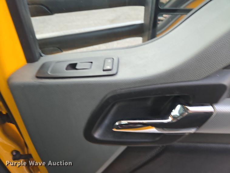 image for item EI4121 2020 Kenworth T680 semi truck