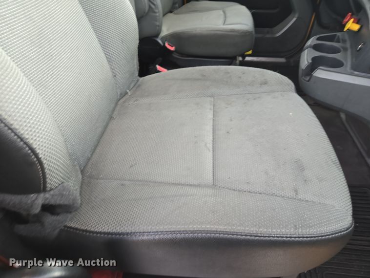 image for item EI4121 2020 Kenworth T680 semi truck