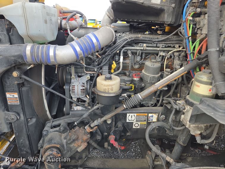 image for item EI4121 2020 Kenworth T680 semi truck