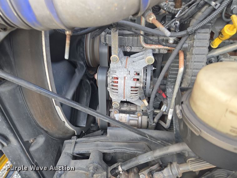 image for item EI4121 2020 Kenworth T680 semi truck