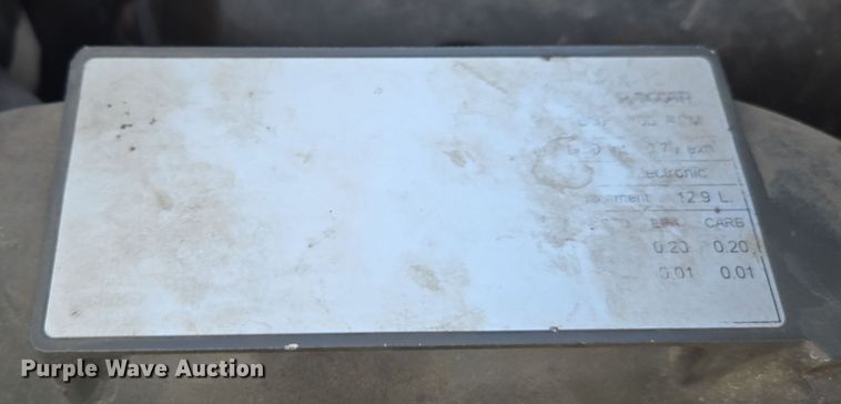 image for item EI4121 2020 Kenworth T680 semi truck