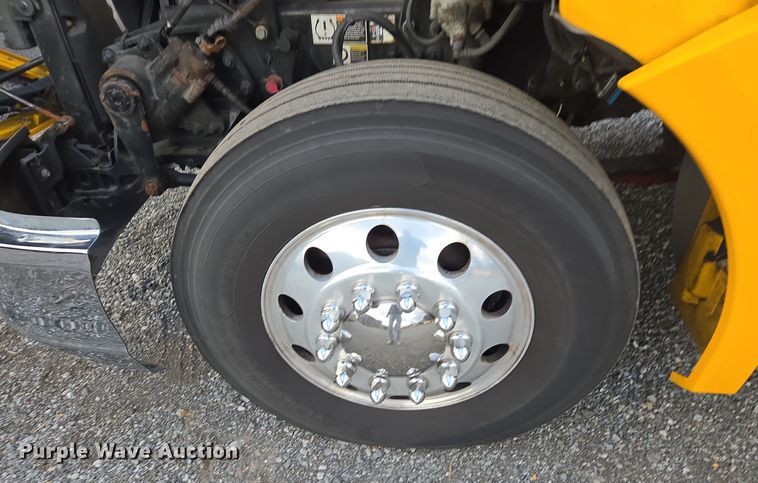 image for item EI4121 2020 Kenworth T680 semi truck