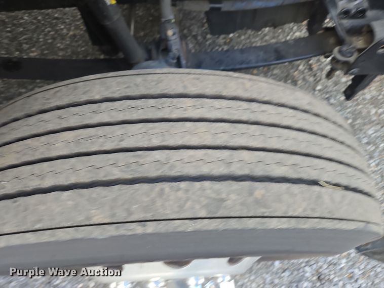 image for item EI4121 2020 Kenworth T680 semi truck