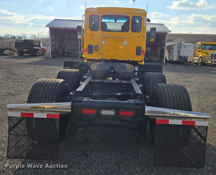 image for item EI4122 2022 Kenworth T680 semi truck