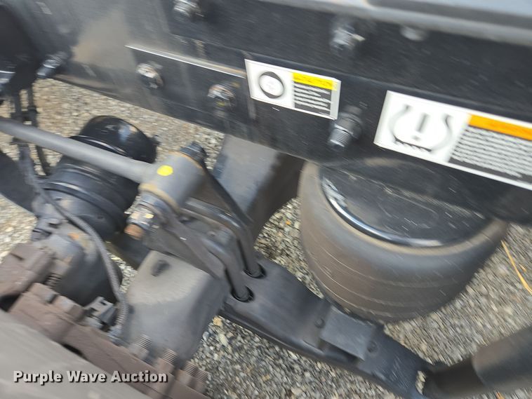 image for item EI4122 2022 Kenworth T680 semi truck