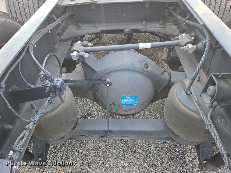 image for item EI4122 2022 Kenworth T680 semi truck