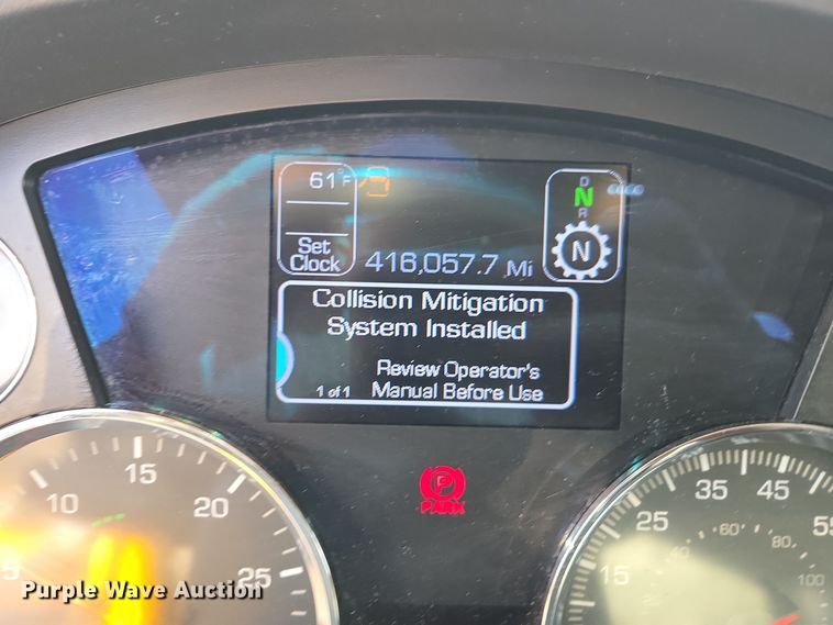 image for item EI4122 2022 Kenworth T680 semi truck