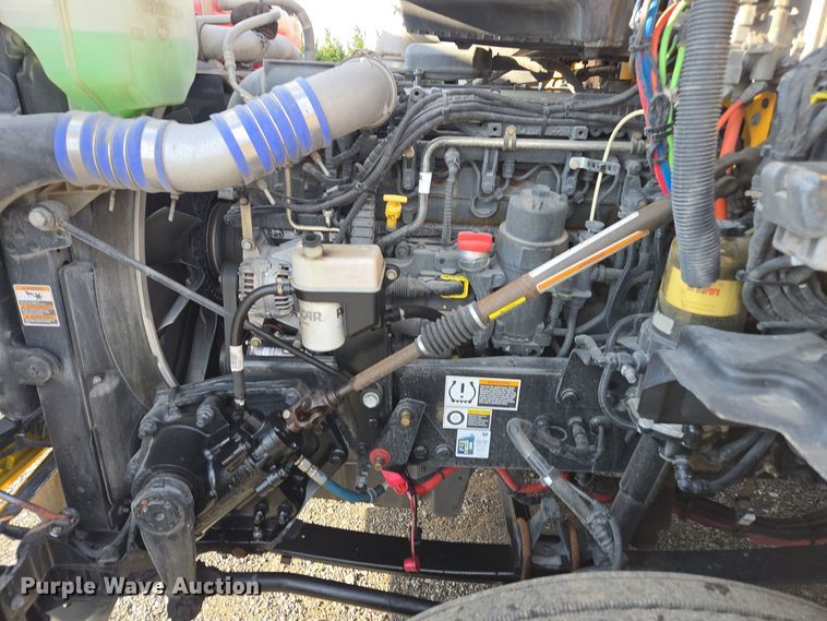 image for item EI4122 2022 Kenworth T680 semi truck