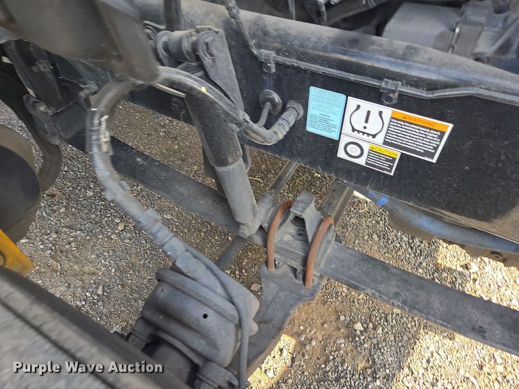 image for item EI4122 2022 Kenworth T680 semi truck