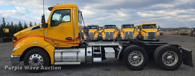 image for item EI4123 2021 Kenworth T680 semi truck