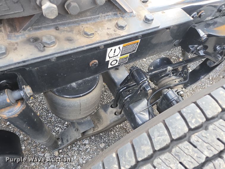 image for item EI4123 2021 Kenworth T680 semi truck