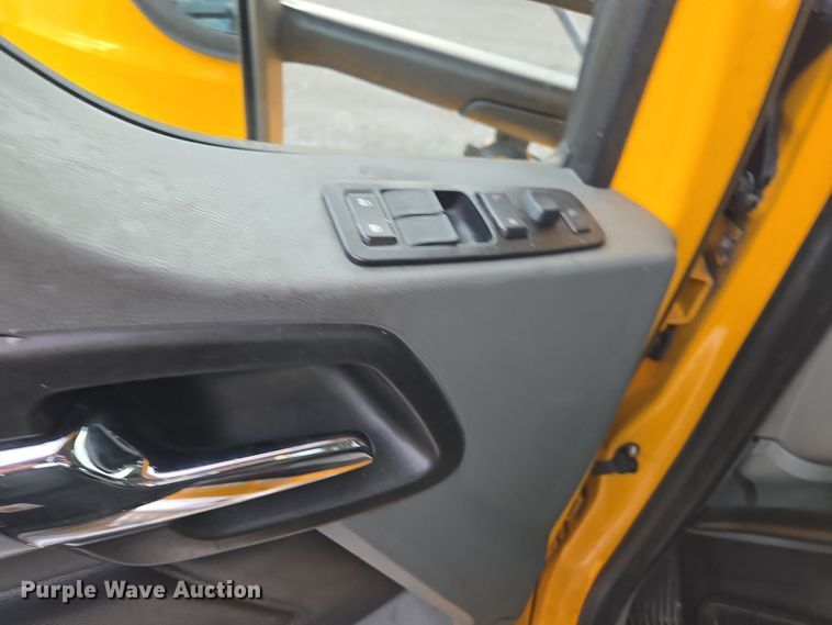 image for item EI4123 2021 Kenworth T680 semi truck