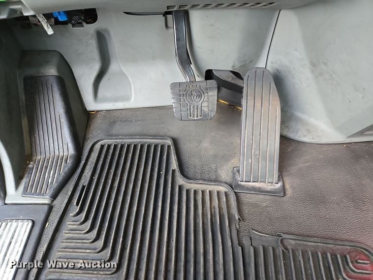 image for item EI4123 2021 Kenworth T680 semi truck