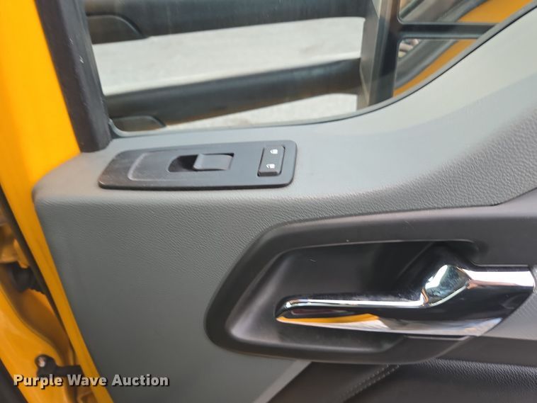 image for item EI4123 2021 Kenworth T680 semi truck