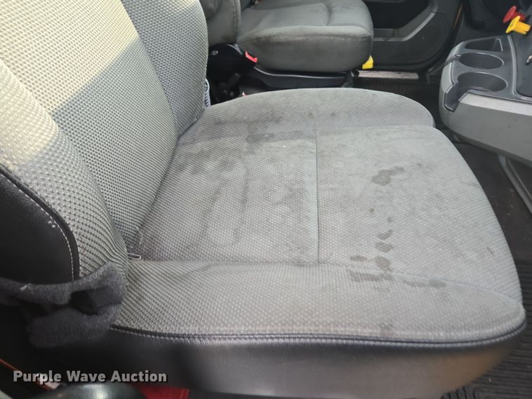 image for item EI4123 2021 Kenworth T680 semi truck