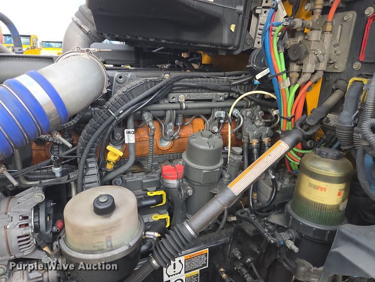 image for item EI4123 2021 Kenworth T680 semi truck