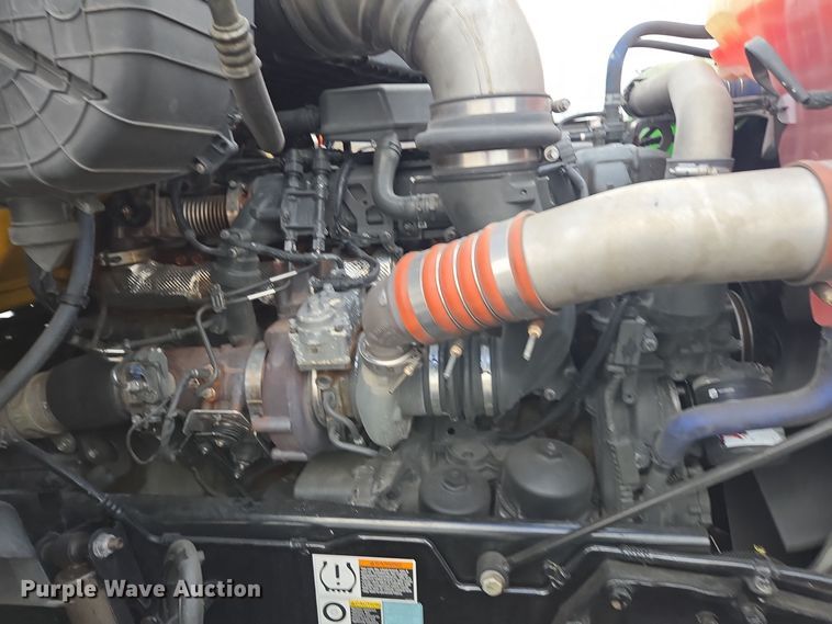 image for item EI4123 2021 Kenworth T680 semi truck