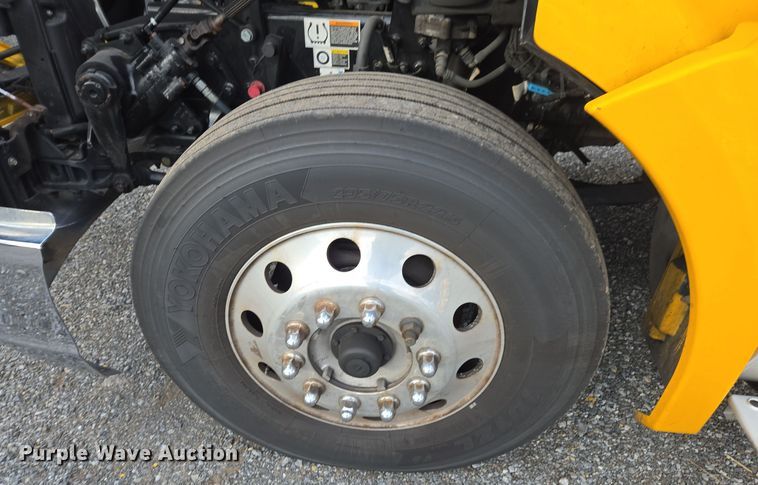 image for item EI4123 2021 Kenworth T680 semi truck