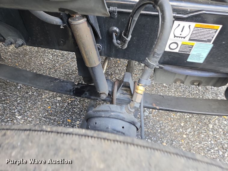 image for item EI4123 2021 Kenworth T680 semi truck