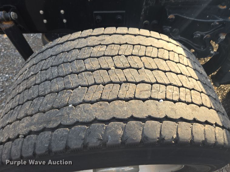 image for item EI4123 2021 Kenworth T680 semi truck