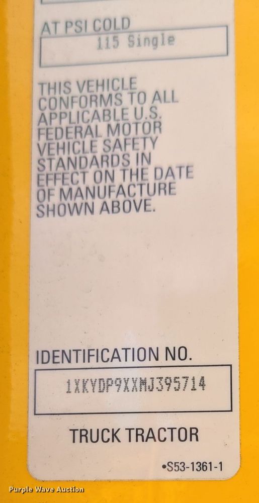 image for item EI4123 2021 Kenworth T680 semi truck