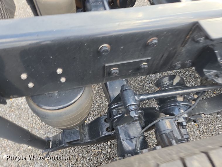 image for item EI4124 2020 Kenworth T680 semi truck