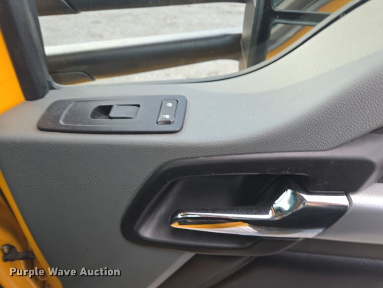 image for item EI4124 2020 Kenworth T680 semi truck