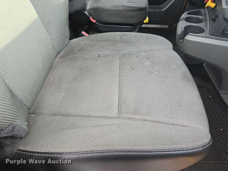 image for item EI4124 2020 Kenworth T680 semi truck