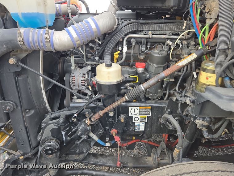 image for item EI4124 2020 Kenworth T680 semi truck