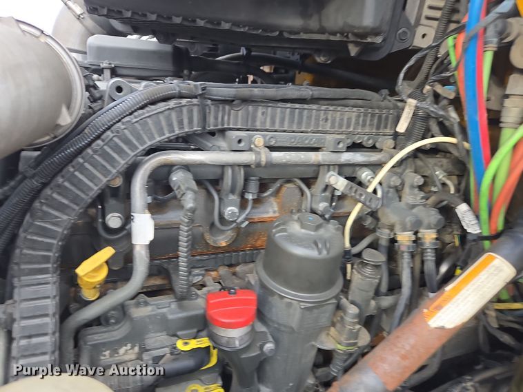 image for item EI4124 2020 Kenworth T680 semi truck