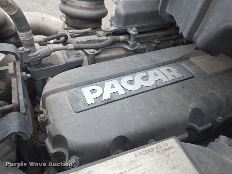 image for item EI4124 2020 Kenworth T680 semi truck