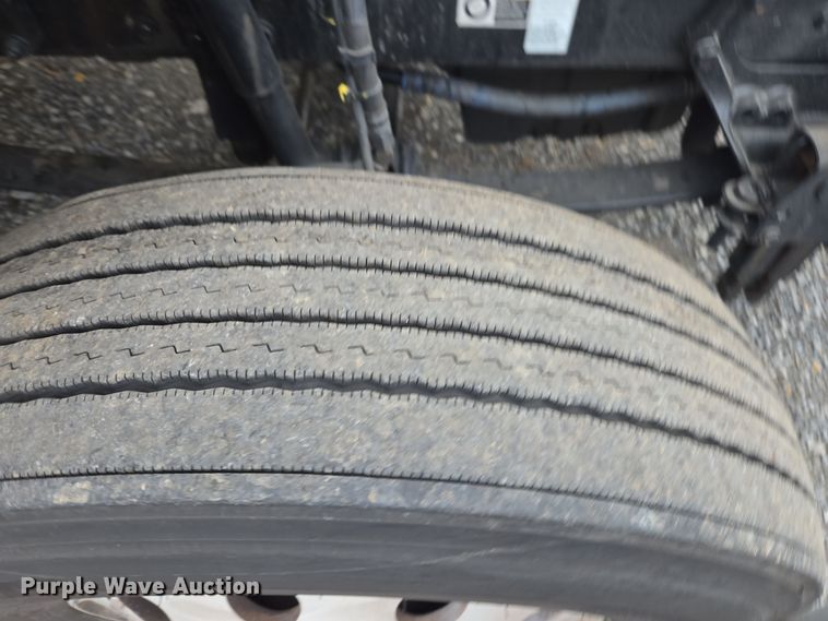 image for item EI4124 2020 Kenworth T680 semi truck