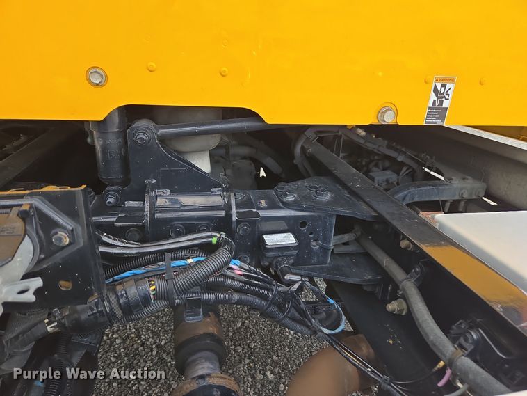 image for item EI4125 2021 Kenworth T680 semi truck