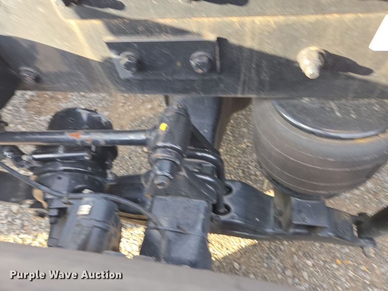 image for item EI4125 2021 Kenworth T680 semi truck