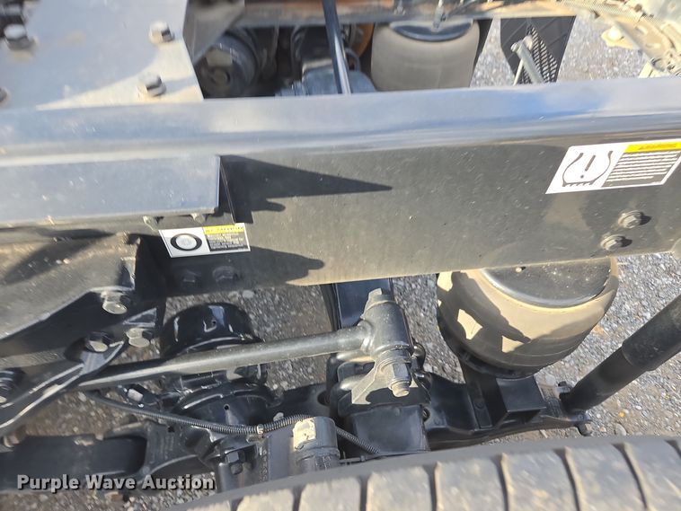 image for item EI4125 2021 Kenworth T680 semi truck