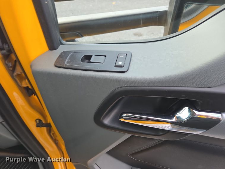 image for item EI4125 2021 Kenworth T680 semi truck