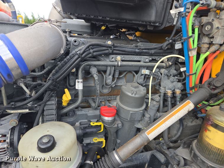 image for item EI4125 2021 Kenworth T680 semi truck