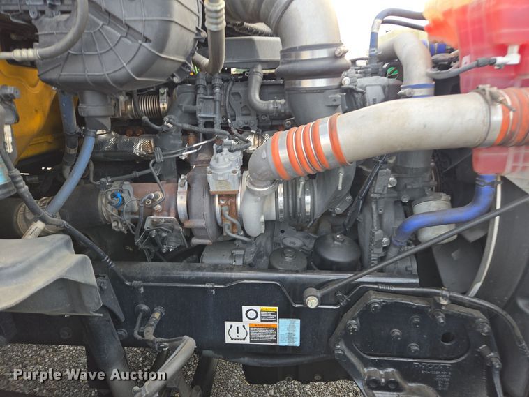 image for item EI4125 2021 Kenworth T680 semi truck