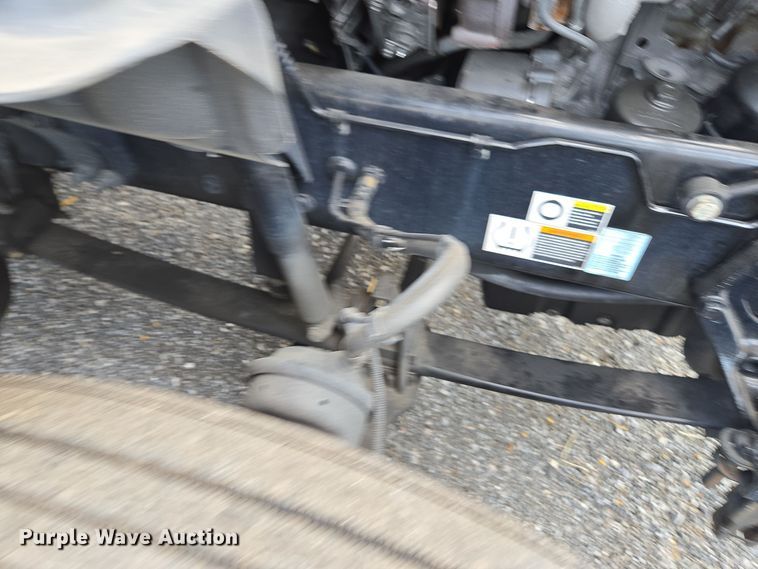 image for item EI4125 2021 Kenworth T680 semi truck