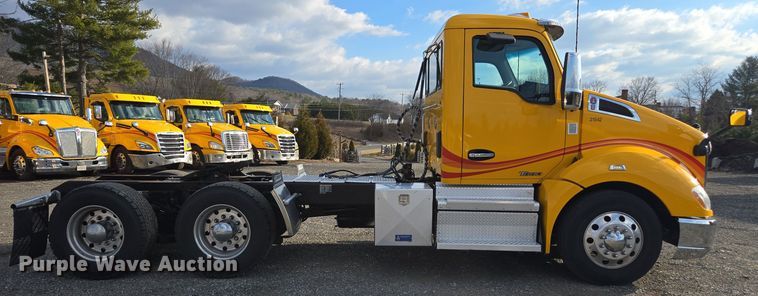 image for item EI4126 2021 Kenworth T680 semi truck