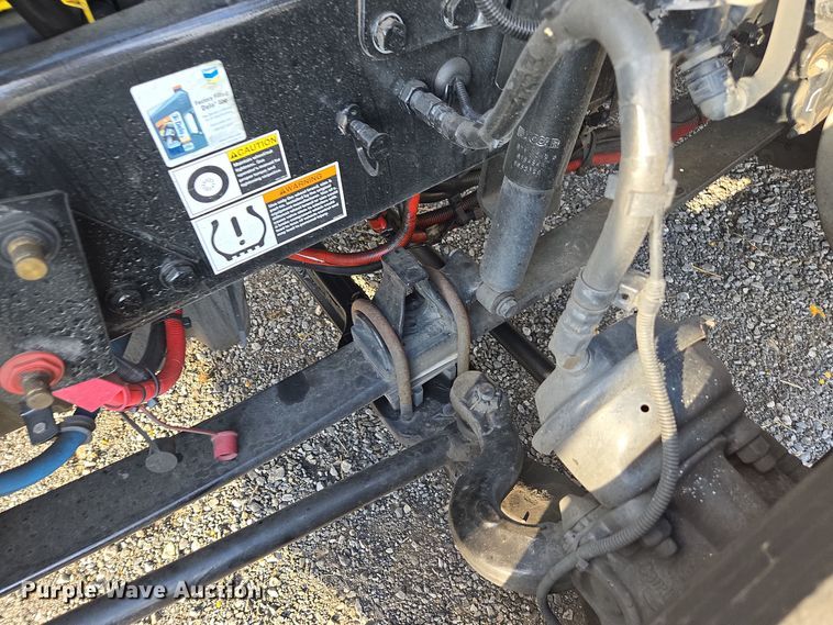 image for item EI4126 2021 Kenworth T680 semi truck