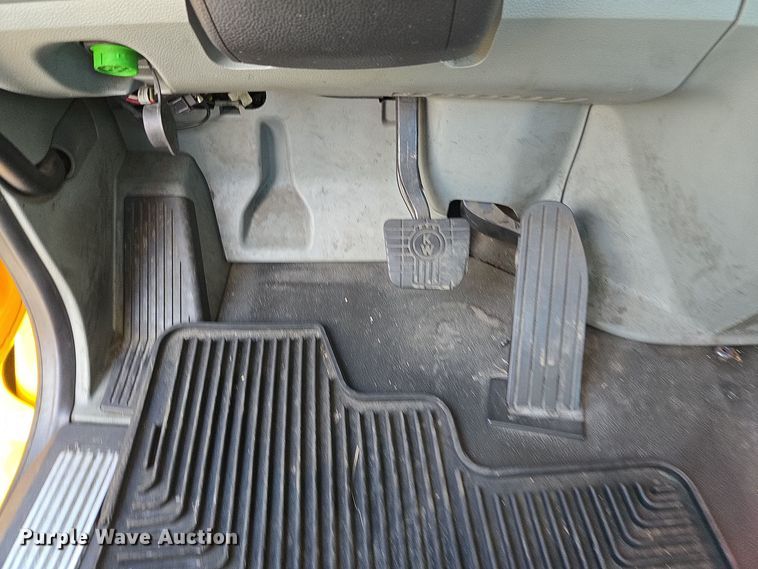 image for item EI4126 2021 Kenworth T680 semi truck