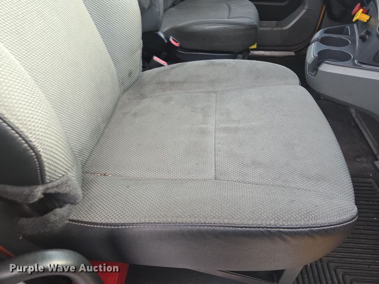 image for item EI4126 2021 Kenworth T680 semi truck