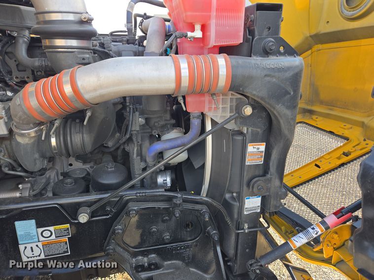 image for item EI4126 2021 Kenworth T680 semi truck