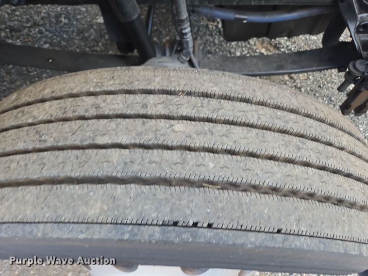 image for item EI4126 2021 Kenworth T680 semi truck