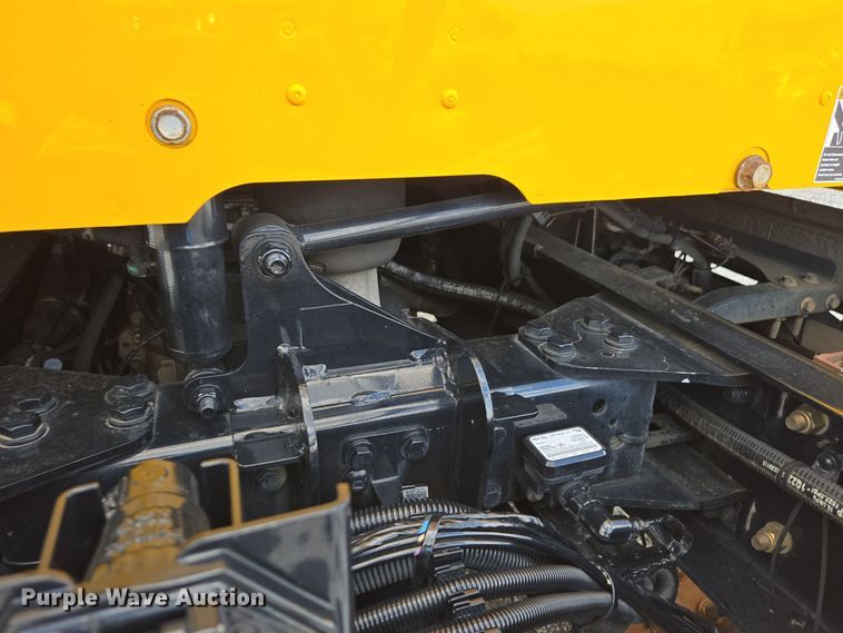 image for item EI4127 2021 Kenworth T680 semi truck