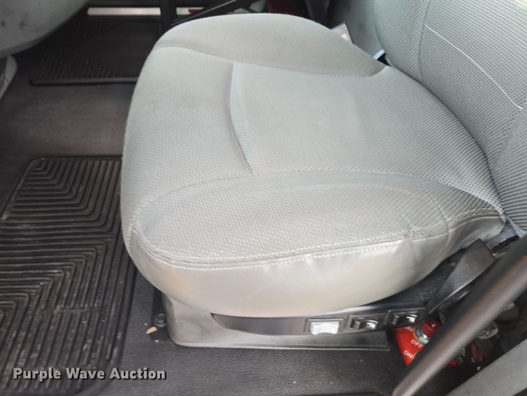 image for item EI4127 2021 Kenworth T680 semi truck