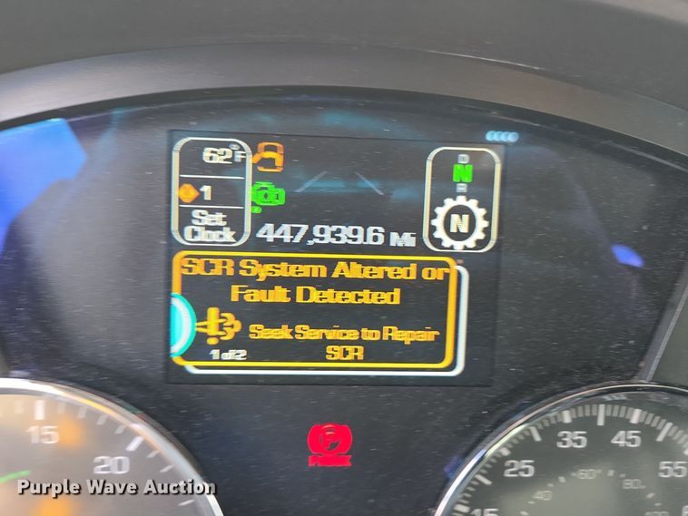 image for item EI4127 2021 Kenworth T680 semi truck