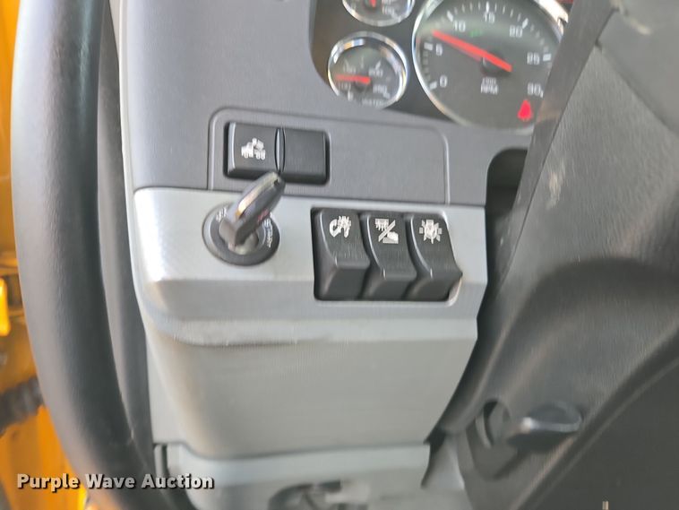 image for item EI4127 2021 Kenworth T680 semi truck