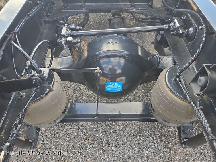 image for item EI4128 2021 Kenworth T680 semi truck